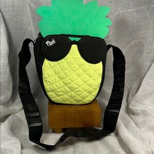 NWOT Pink Victoria’s Secret pineapple lunch bag